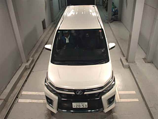 TOYOTA VOXY 2016