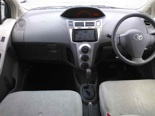 TOYOTA VITZ 2008