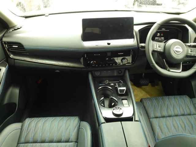 NISSAN X-TRAIL 2025