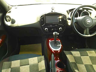NISSAN JUKE 2012