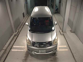 TOYOTA NOAH 2011