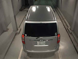 TOYOTA NOAH 2011