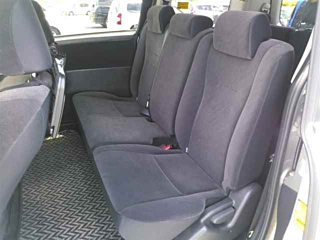 TOYOTA NOAH 2011