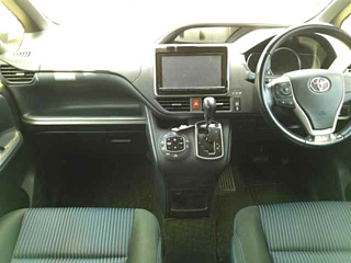 TOYOTA VOXY 2016