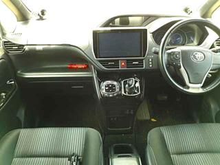 TOYOTA NOAH 2017
