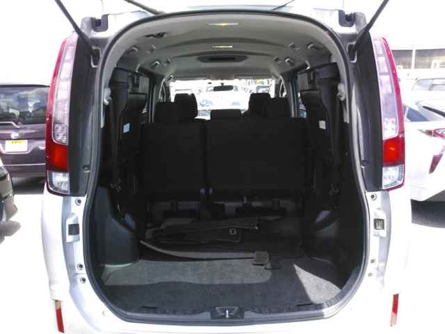 TOYOTA NOAH 2016