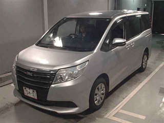 TOYOTA NOAH 2016