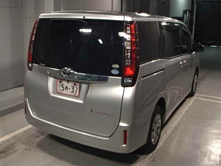 TOYOTA NOAH 2016