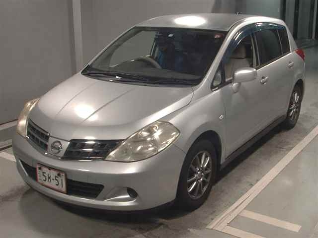 NISSAN TIIDA 2010