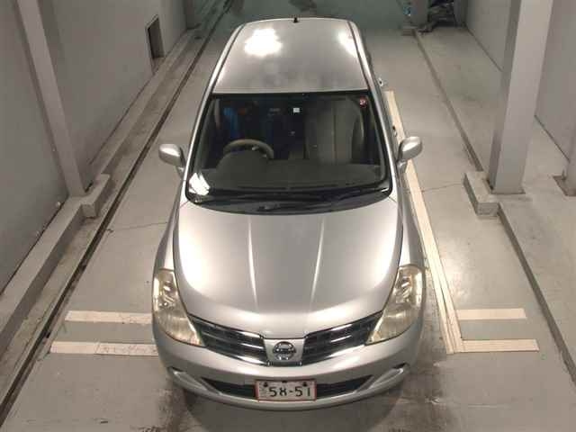 NISSAN TIIDA 2010