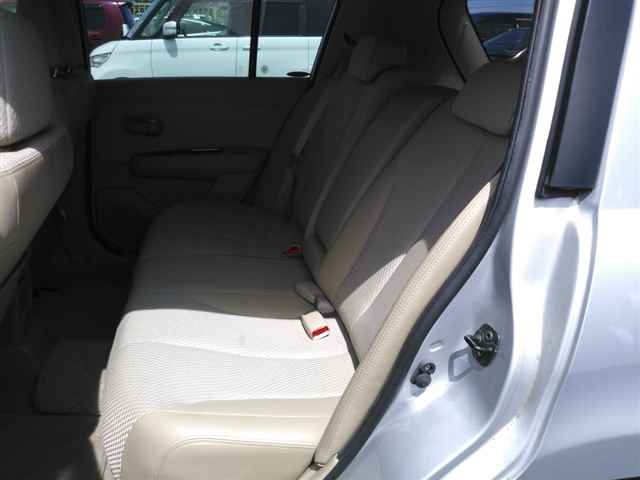 NISSAN TIIDA 2010