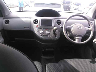 TOYOTA SIENTA 2010