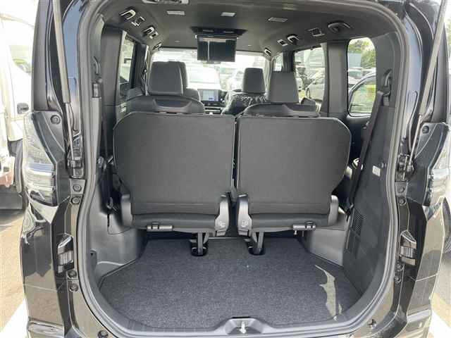TOYOTA VOXY 2024