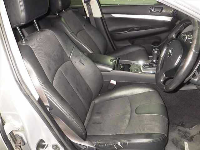 NISSAN SKYLINE 2010