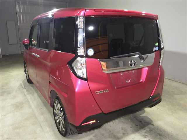 TOYOTA TANK 2018