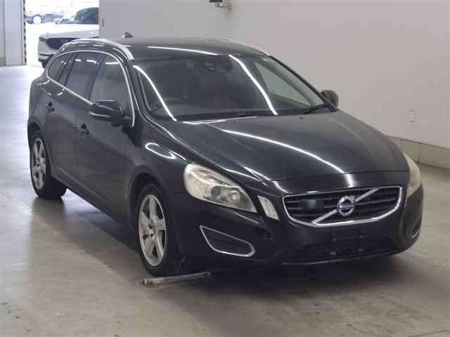 VOLVO V60 2011