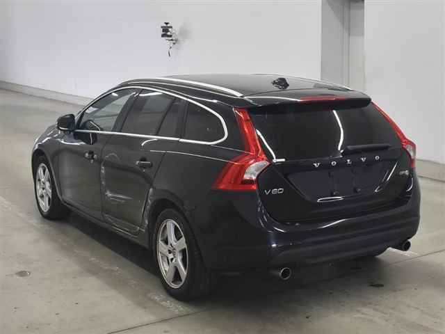 VOLVO V60 2011