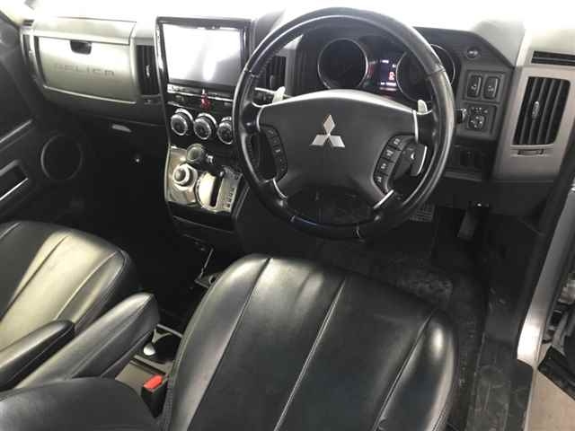 MITSUBISHI DELICA D5 2013