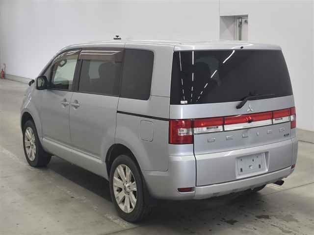 MITSUBISHI DELICA D5 2013