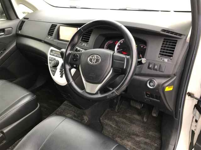 TOYOTA ISIS 2012