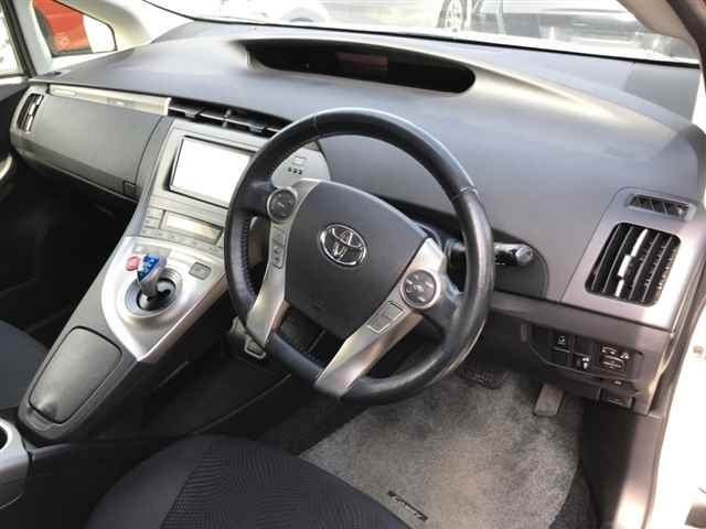 TOYOTA PRIUS PHV 2013