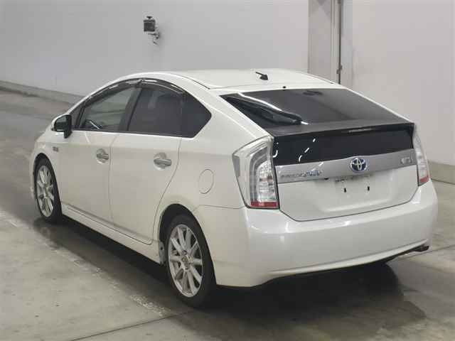 TOYOTA PRIUS PHV 2013