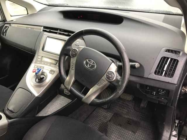 TOYOTA PRIUS PHV 2013