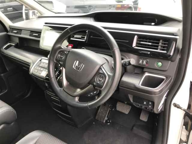 HONDA STEP WAGON 2016