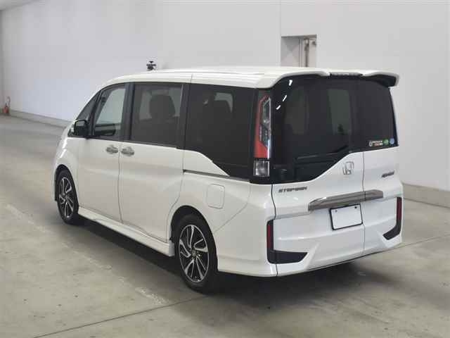HONDA STEP WAGON 2016