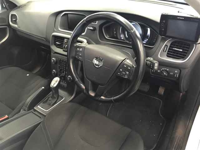 VOLVO V40 2013