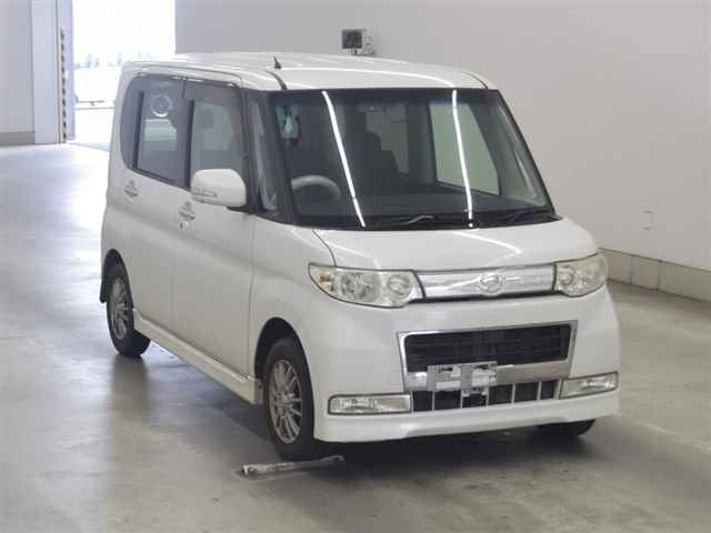 DAIHATSU TANTO 2010