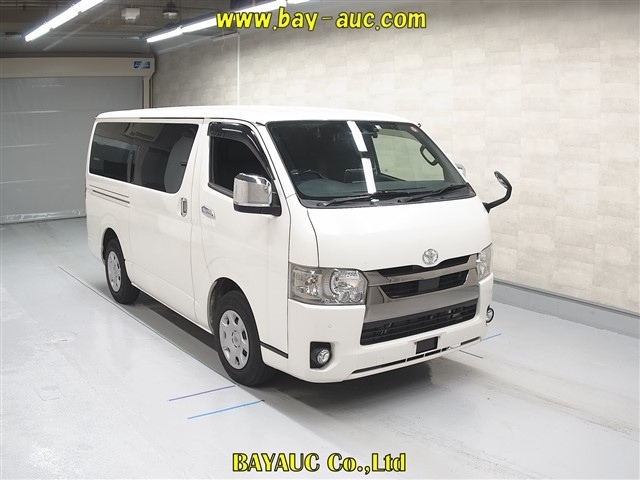 TOYOTA HIACE VAN 2021