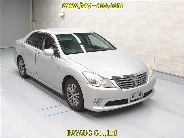 TOYOTA CROWN 2010