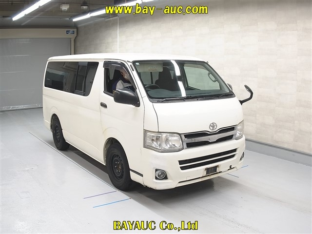 TOYOTA HIACE VAN 2011