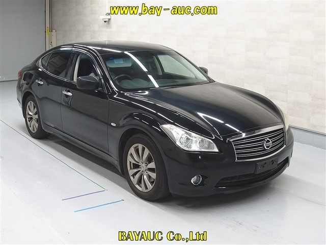 NISSAN FUGA
