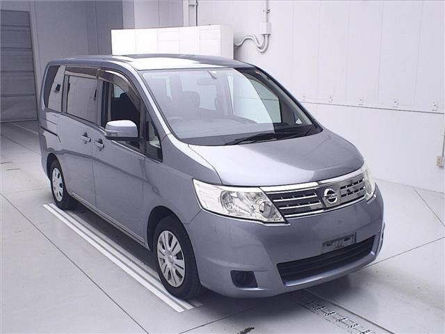 NISSAN SERENA 2010