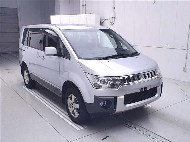 MITSUBISHI DELICA D5 2008
