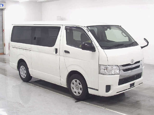 TOYOTA HIACE VAN