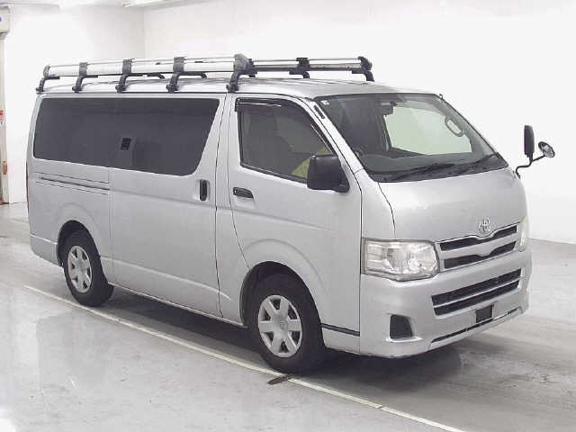 TOYOTA HIACE VAN 2012