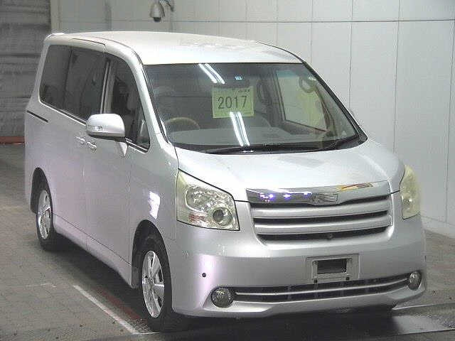 TOYOTA NOAH 2008