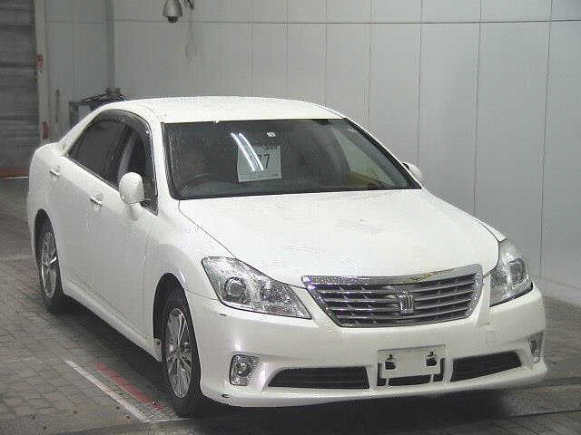 TOYOTA CROWN 2010