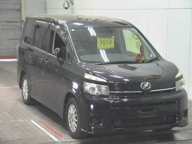 TOYOTA VOXY 2012