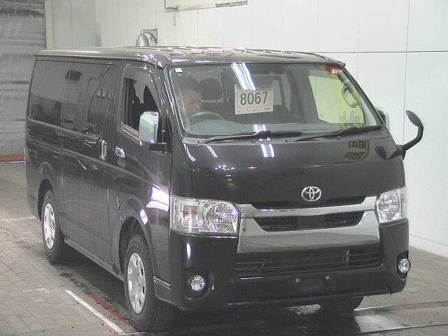 TOYOTA HIACE VAN 2021