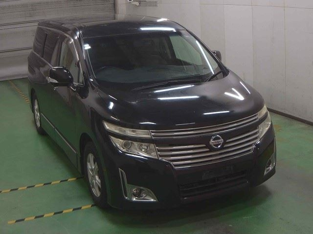 NISSAN ELGRAND 2010