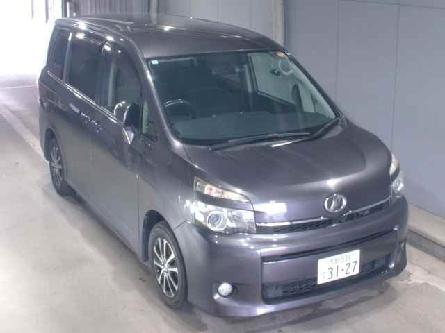 TOYOTA VOXY 2012