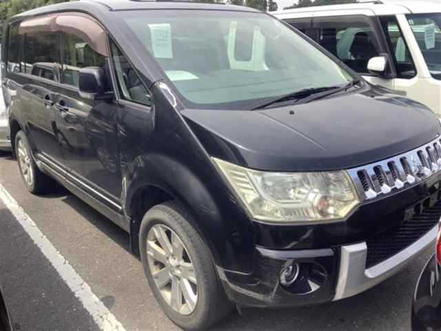 MITSUBISHI DELICA D5 2009