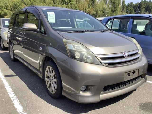 TOYOTA ISIS 2010