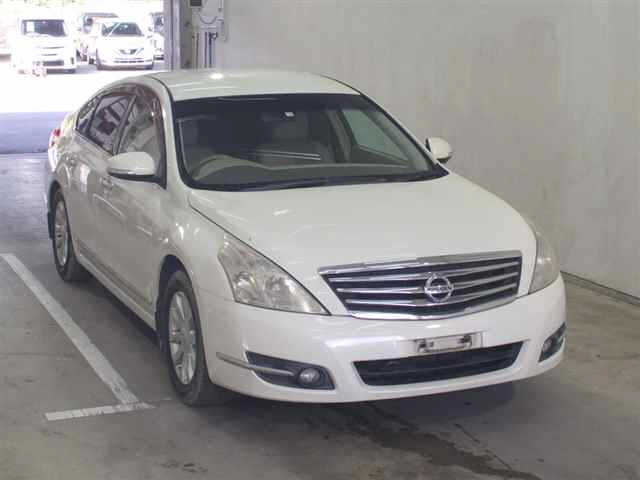 NISSAN TEANA 2010