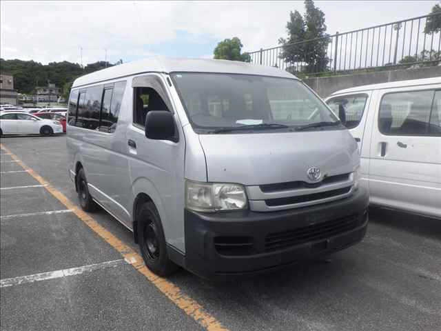 TOYOTA HIACE 2010
