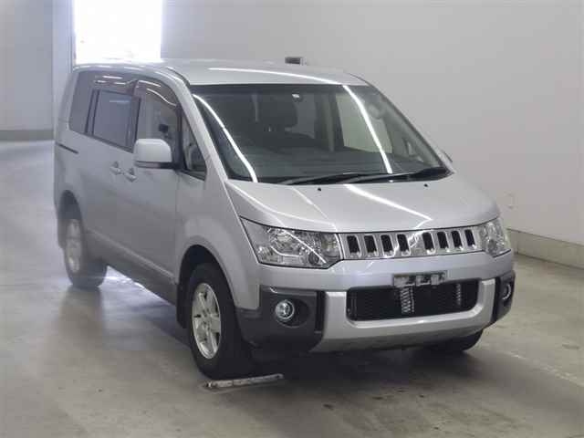 MITSUBISHI DELICA D5 2012
